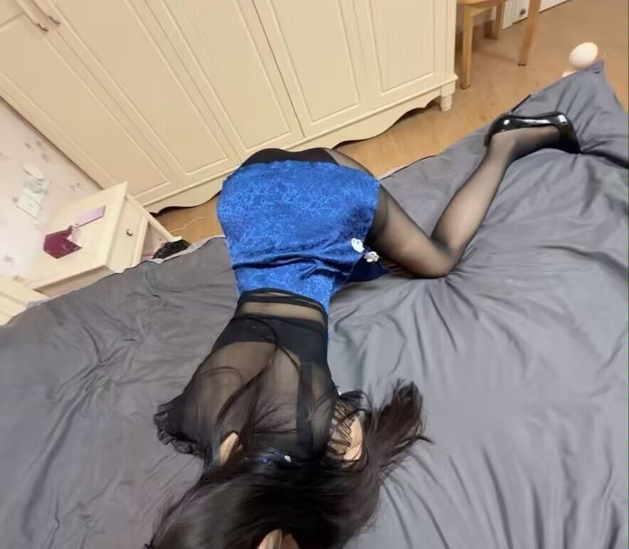 精致小巧玲珑妹子
