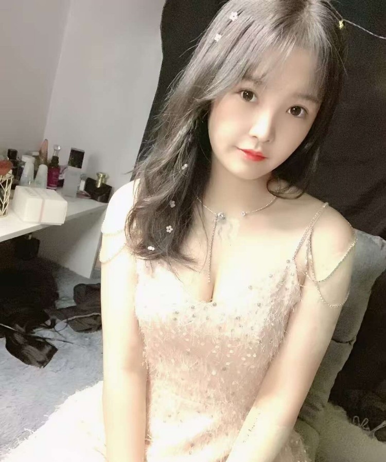 青岛性感肤白小美