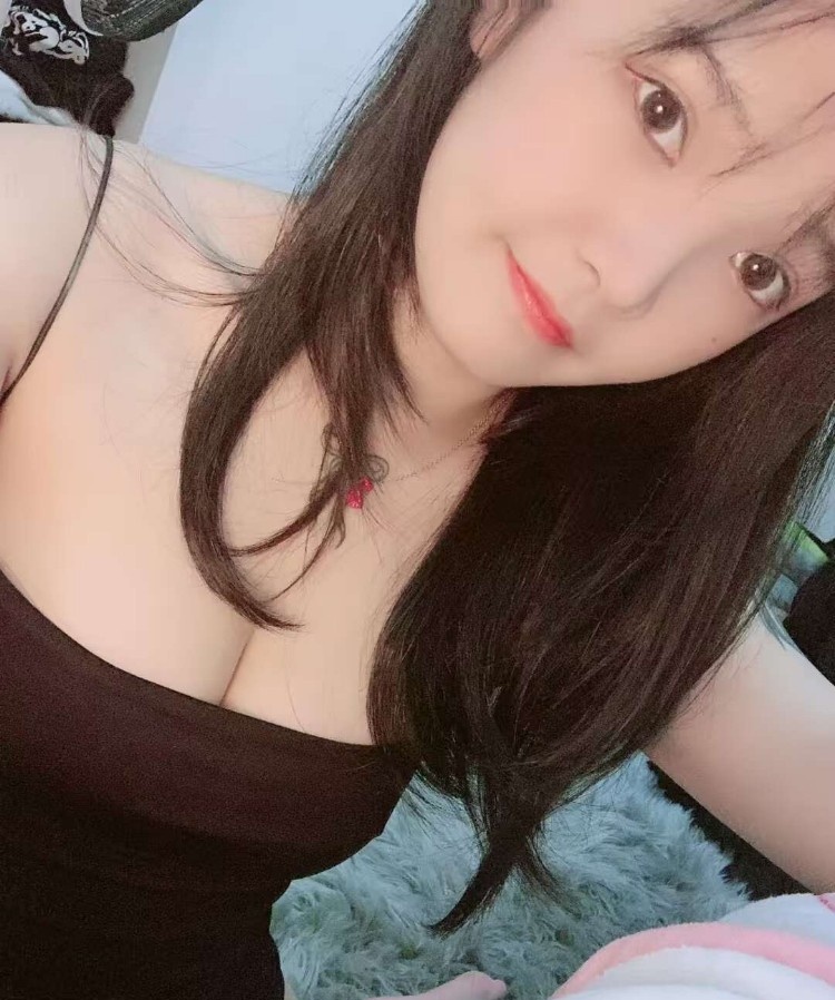 青岛性感肤白小美
