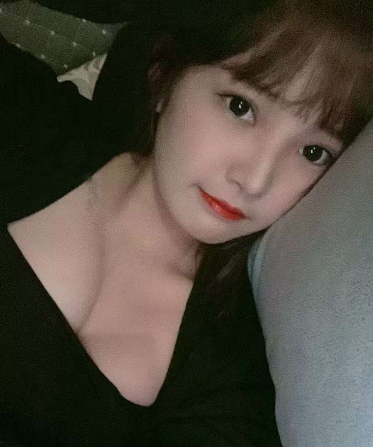 青岛性感肤白小美