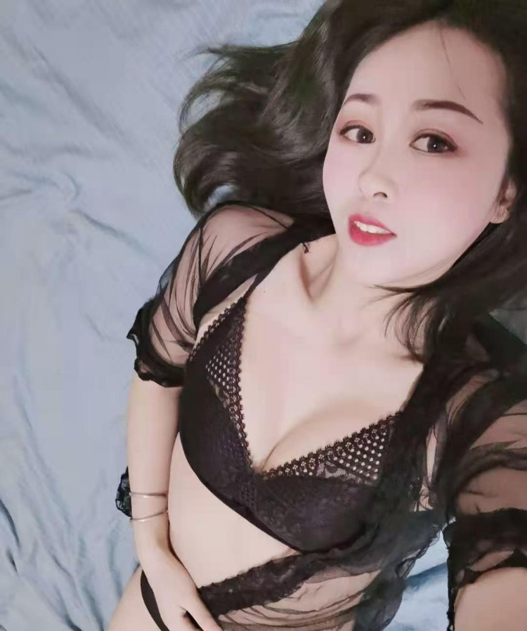 身材妙曼少妇很爽