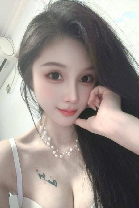 她的服务让我很满意