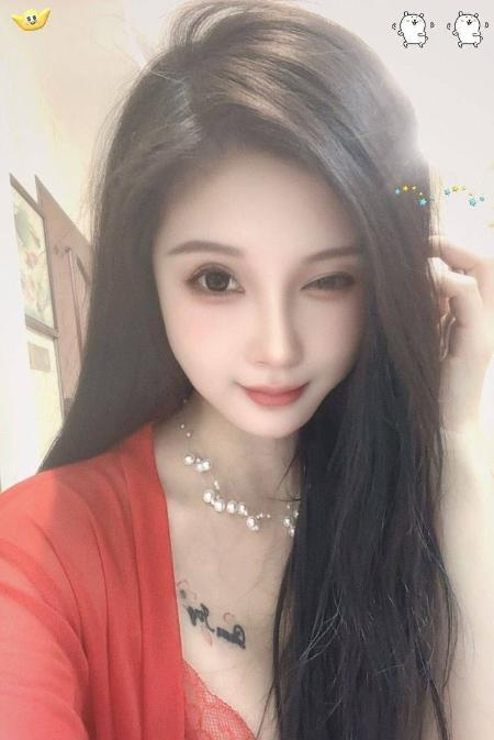 她的服务让我很满意