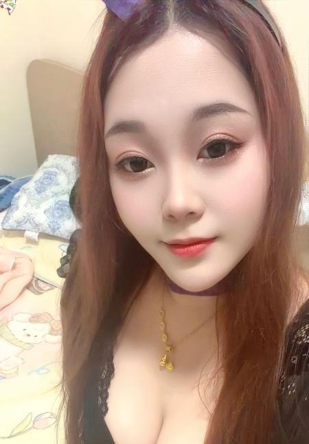 南山丰满巨乳暖暖