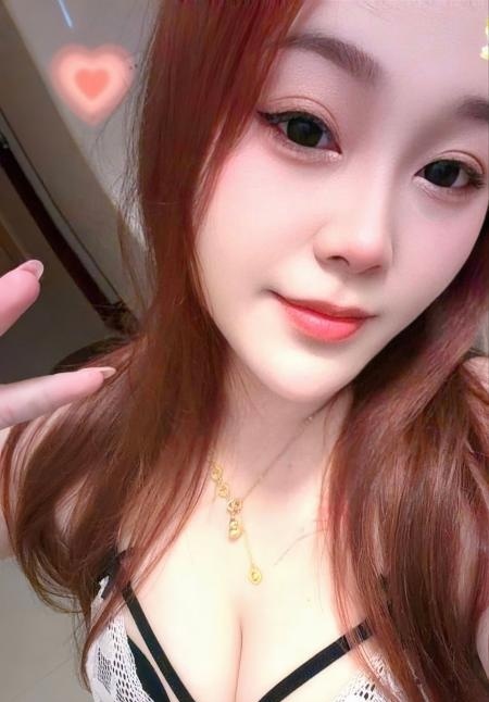 南山丰满巨乳暖暖