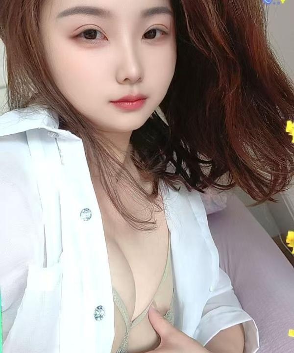 巨乳水多多骚逼