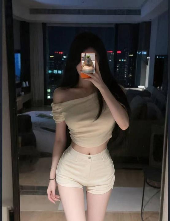 南山性感甜妹