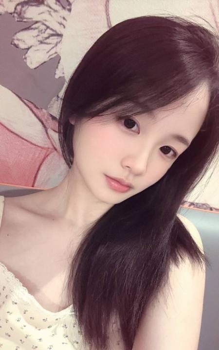 气质大胸嫩妹