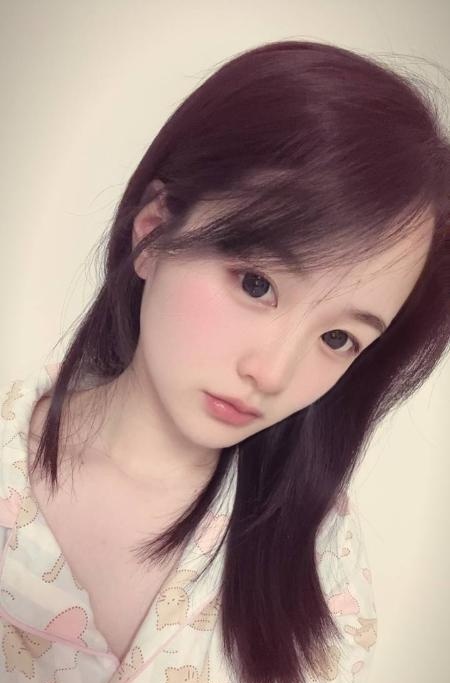 气质大胸嫩妹