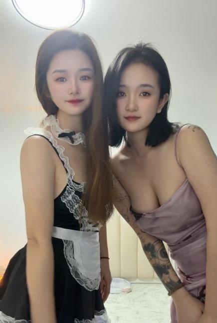 双飞口爆颜射姐妹花