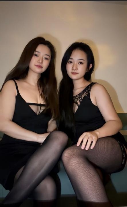 双飞口爆颜射姐妹花