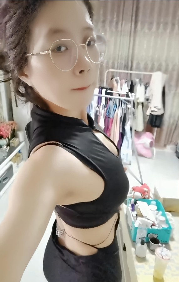 清纯大奶鱼儿