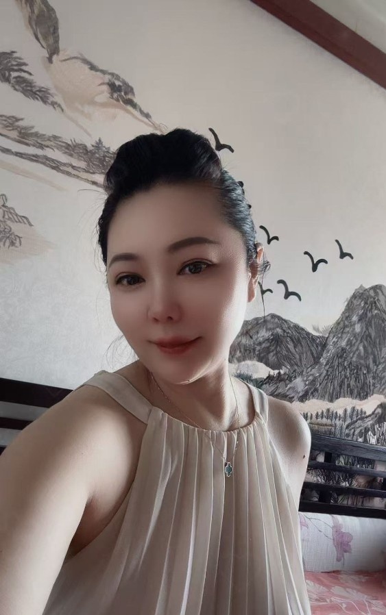 美艳巨乳妈妈