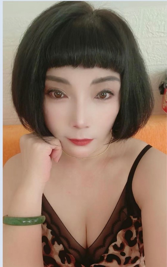 娇小东北少妇