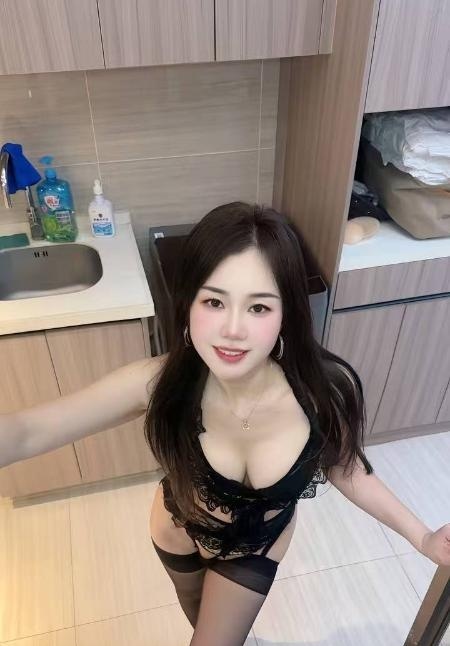 昆山性感大胸妹
