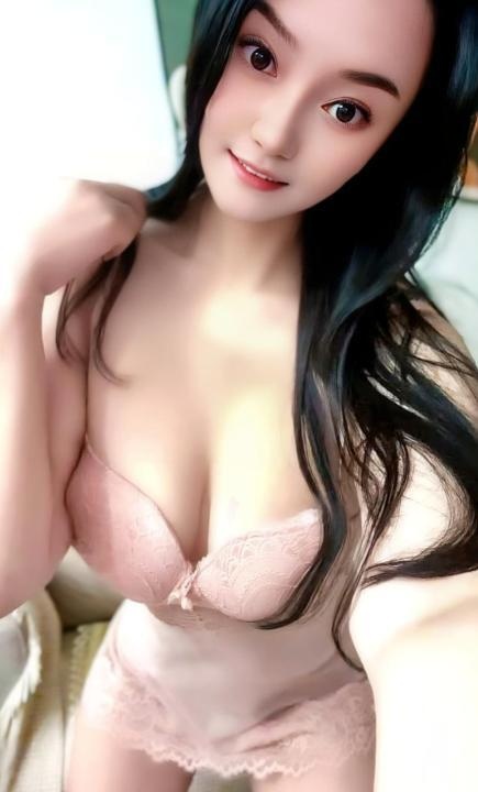 情迷巨乳骚盼盼
