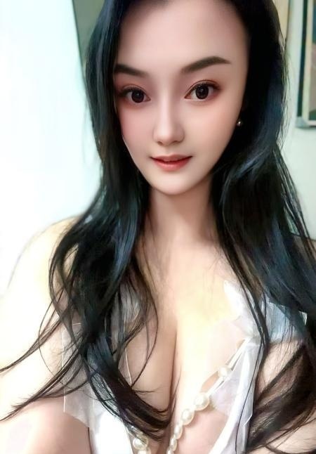 情迷巨乳骚盼盼