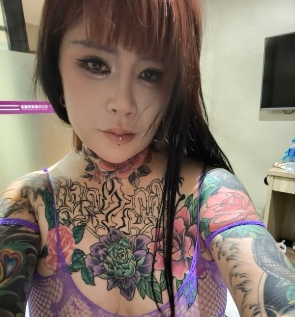 口活很好的大奶骚货