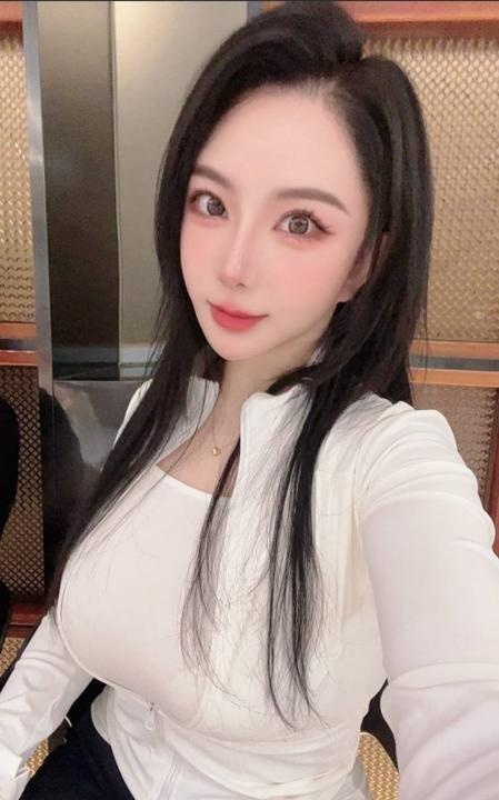 南山性感大奶秋秋