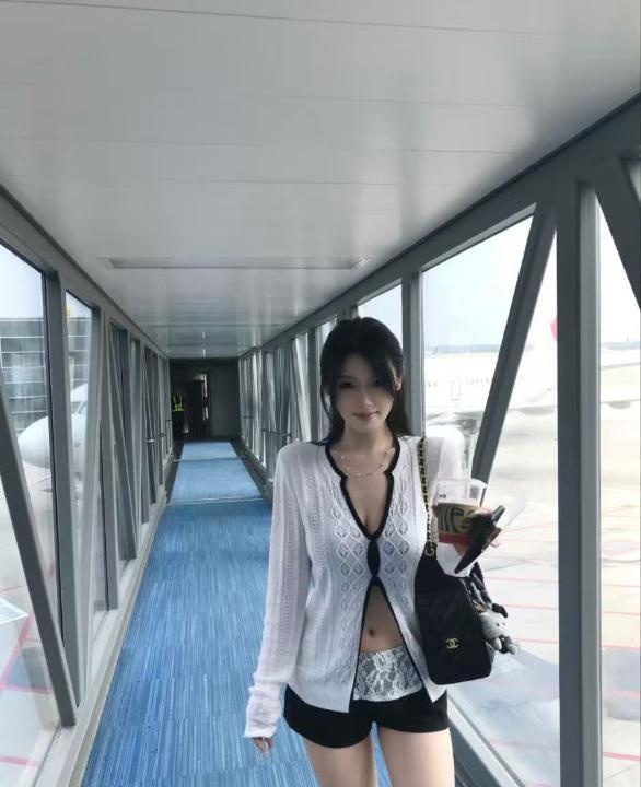 大胸多汁性感彤彤