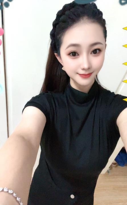 肥臀骚姐姐