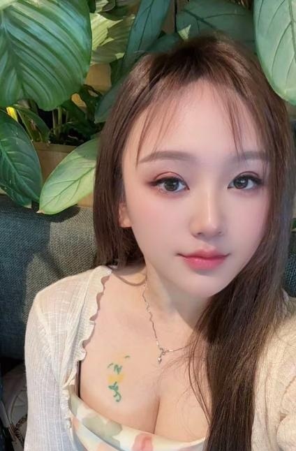 高颜值多情趣御姐