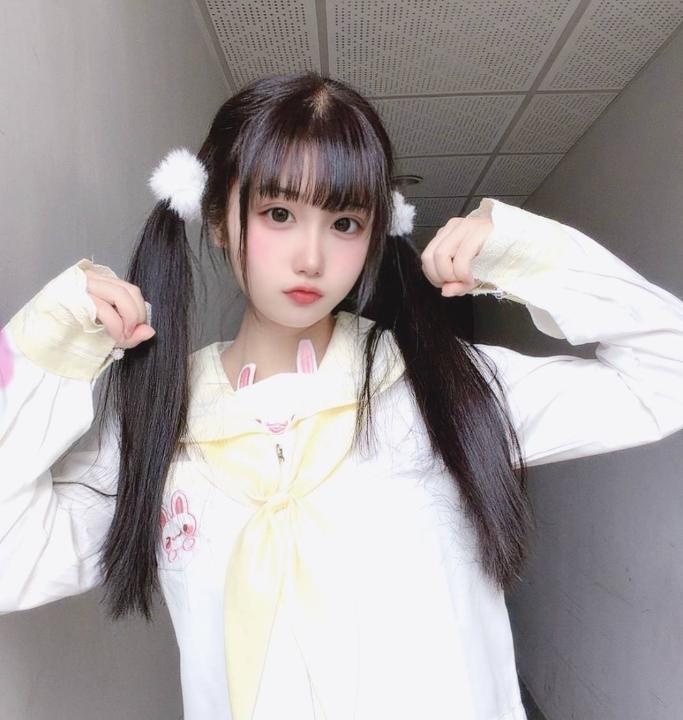 清纯二次元颜值嫩妹