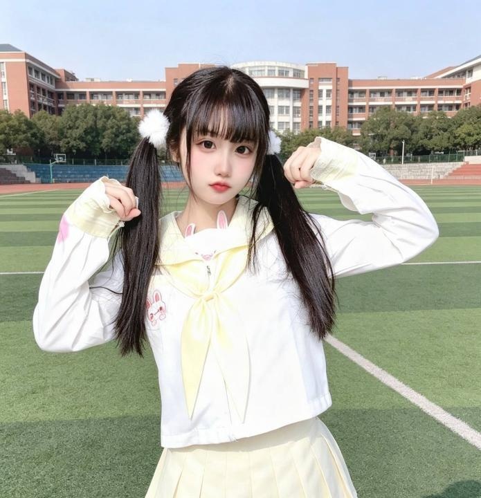 清纯二次元颜值嫩妹