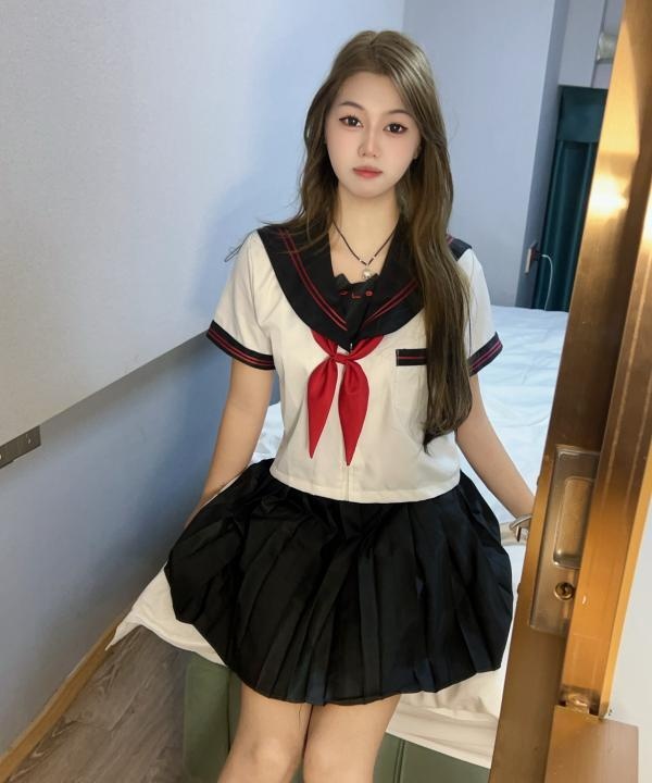 反差女友骚货萌萌