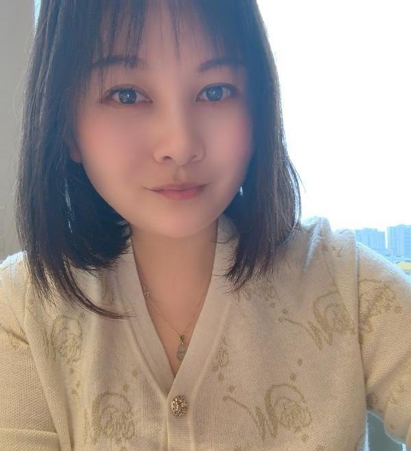 个人大奶骚姐姐