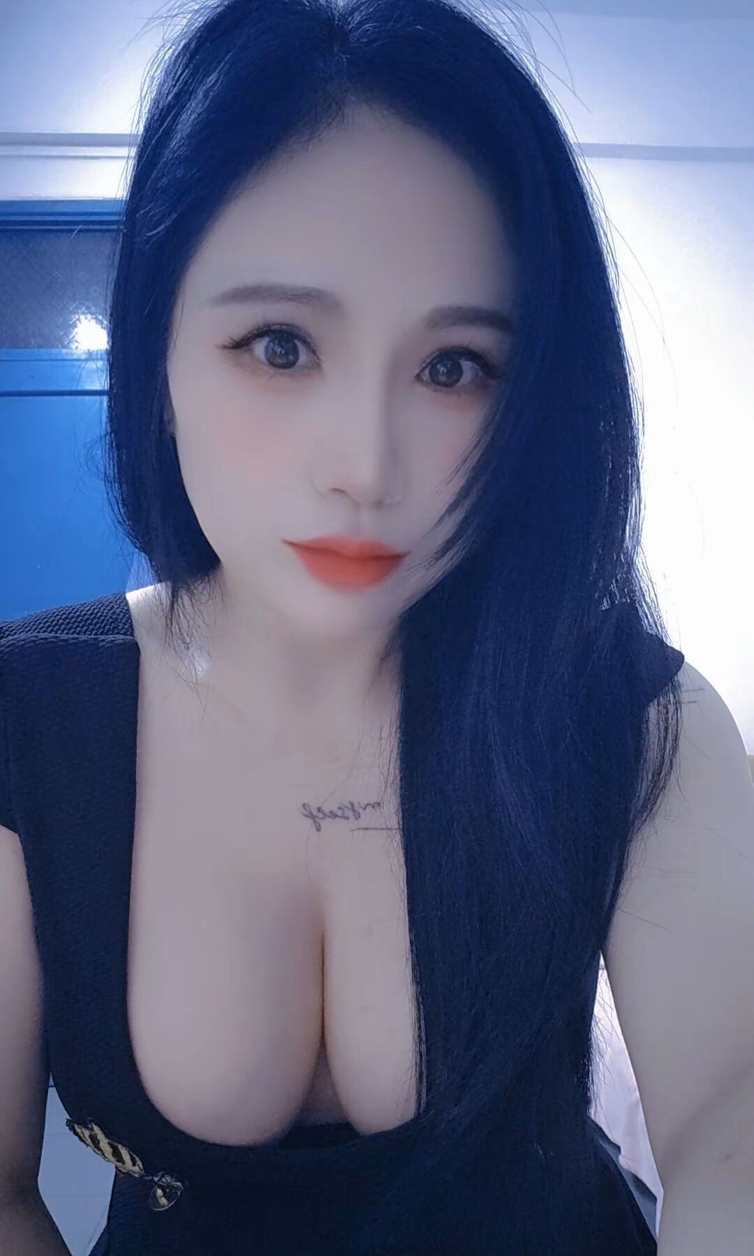 肤白诱人燕子