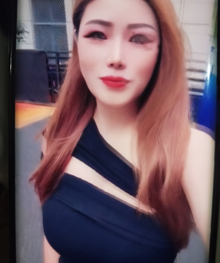 光谷红唇