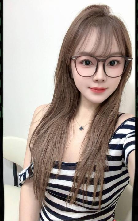 天河大胸翘臀颜值妹子