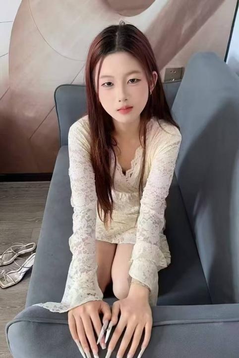 洪山肤白颜值嫩妹