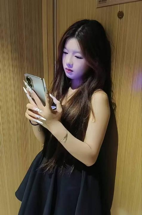 洪山肤白颜值嫩妹