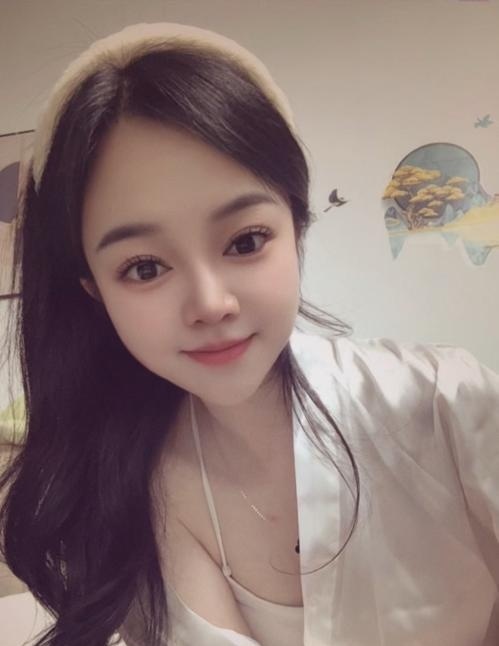 颜值美乳花花
