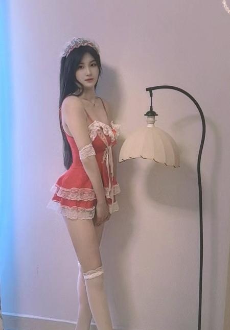 高潮红色女仆