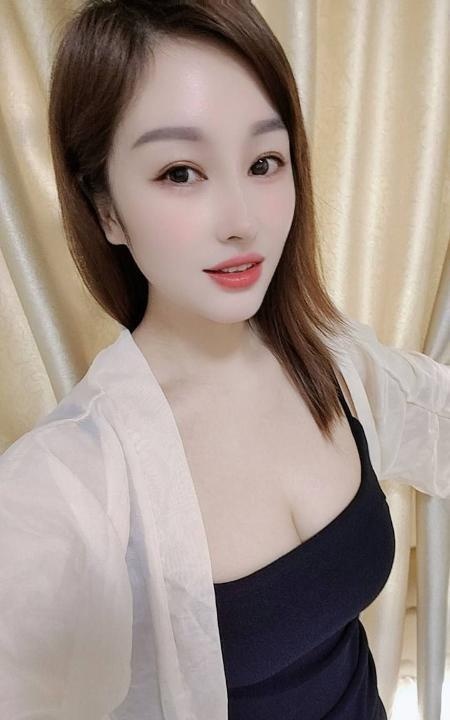 龙华居家蜜桃臀优优
