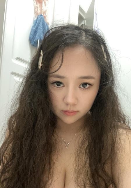 夫子庙大胸小姐姐