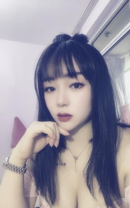 大胸肥臀少妇