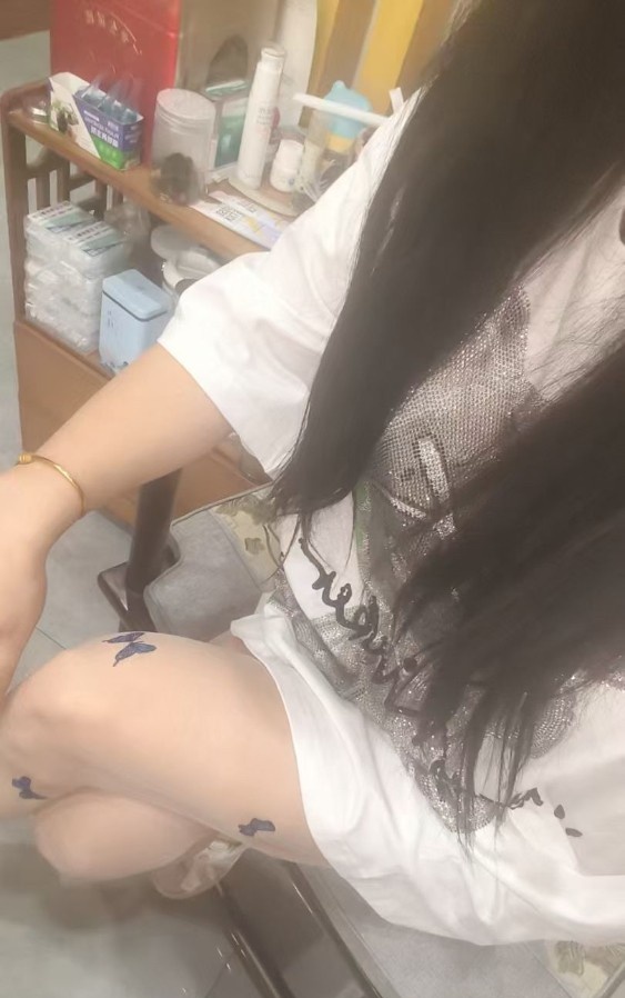 恒大御景半岛卖烟酒的骚货