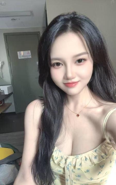 清纯可爱甜妹