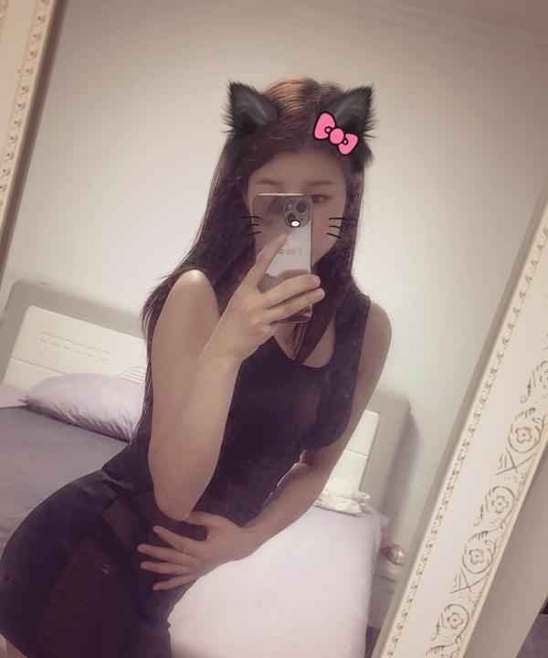 二刷大长腿骚货