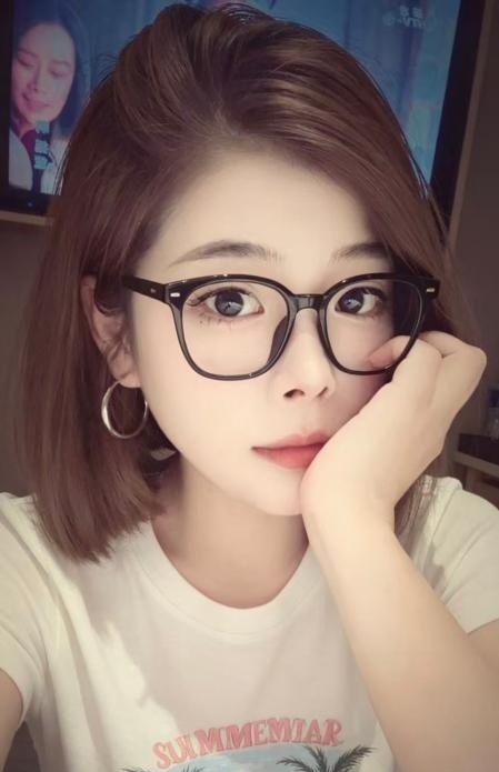 蜀山肥臀短发女