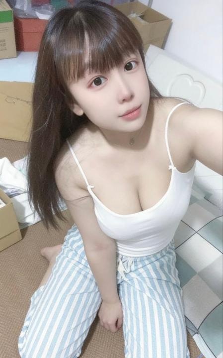 丰满朵朵老师