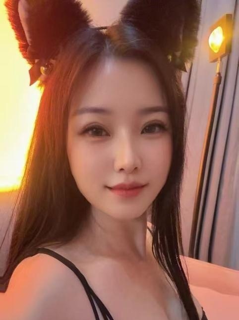 坂田大胸水多晚萤