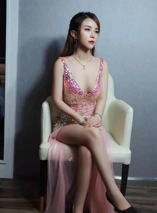 娇小型好服务姐姐