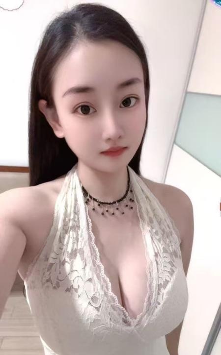 武昌清纯大胸妹