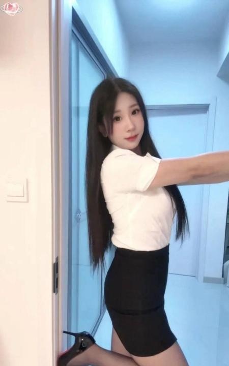 风骚翘臀冰美