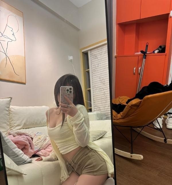 经开19岁肤白嫩妹